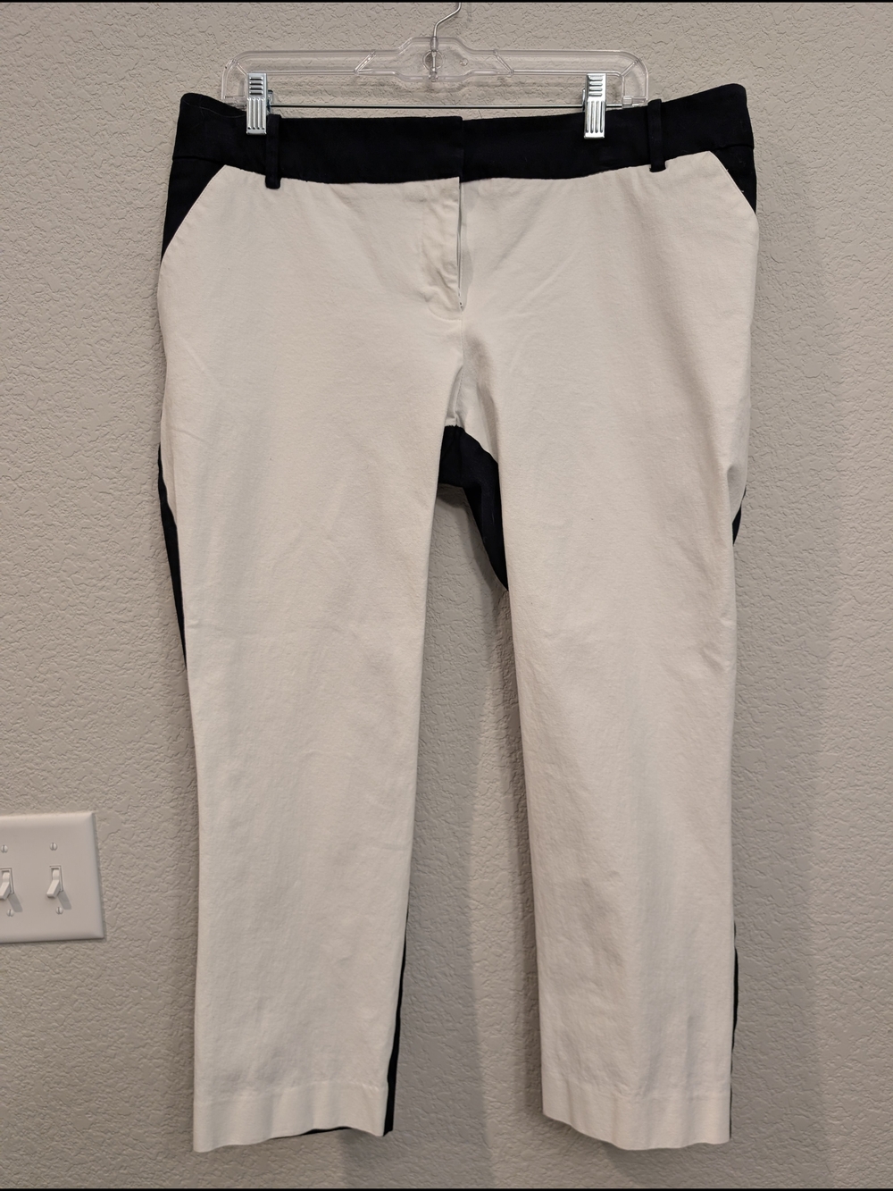 Ava Viv Women's Sz 16W Two-Tone White and Black Cropped Pants
